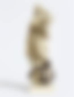Figure En Ivoire Et Bois Sculpte Representant La Vierge A L'enfant (preview)