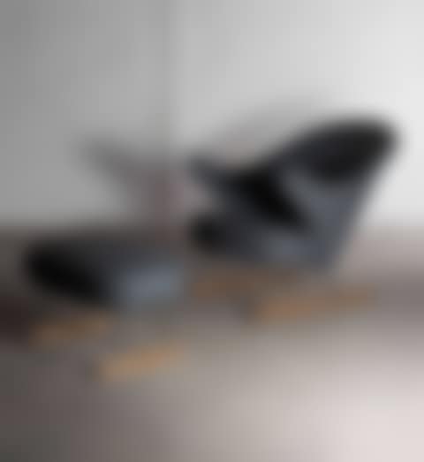 Rare fauteuil Mod. 160 dit "The Sleigh Chir" et son ottoman (preview)